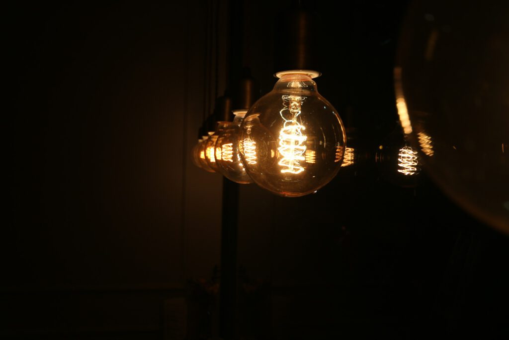 light-bulb-633711_1920